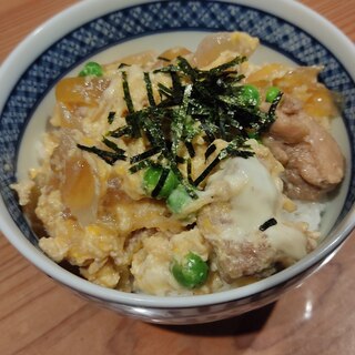 初夏に食べたい☆新玉ねぎの旬菜親子丼